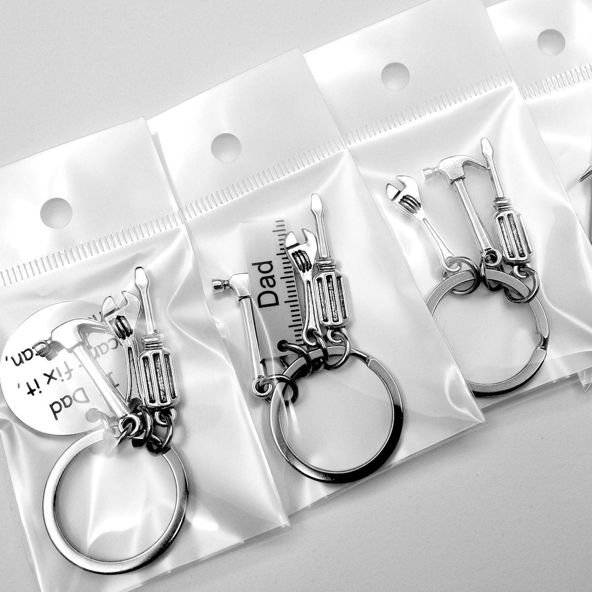 Gereedschap Sleutelhanger - Tekst 'If Dad can't fix it, no one can' - Leuk voor Vaderdag / Papa - Keychain Sleutel Hanger Cadeau - Auto Accessoires