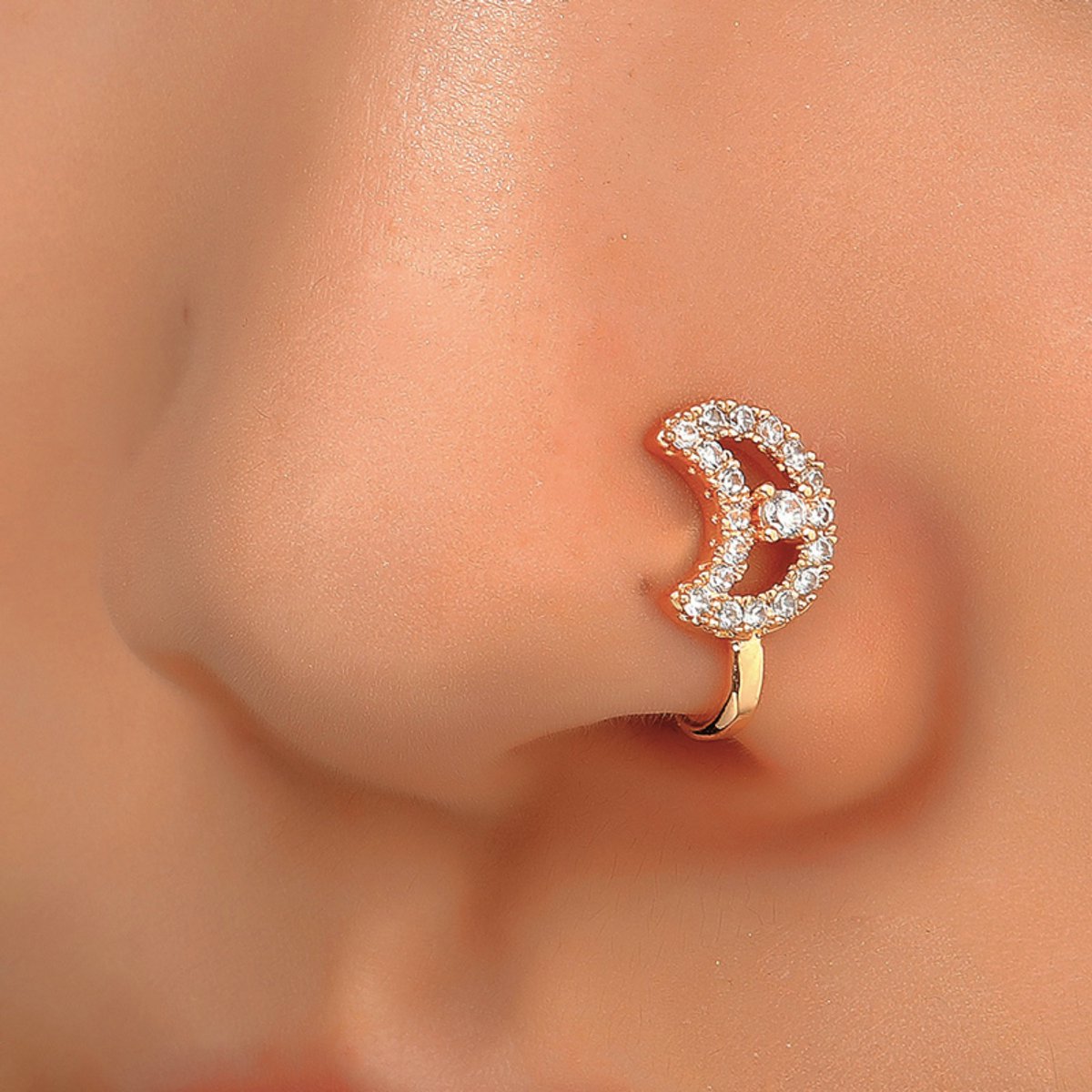 Fake Neuspiercing Goud - Maan met Diamantjes - Nep Neuspiercing Sieraad - Neusring - Nep Piercing Neus Ringetje - Metaal