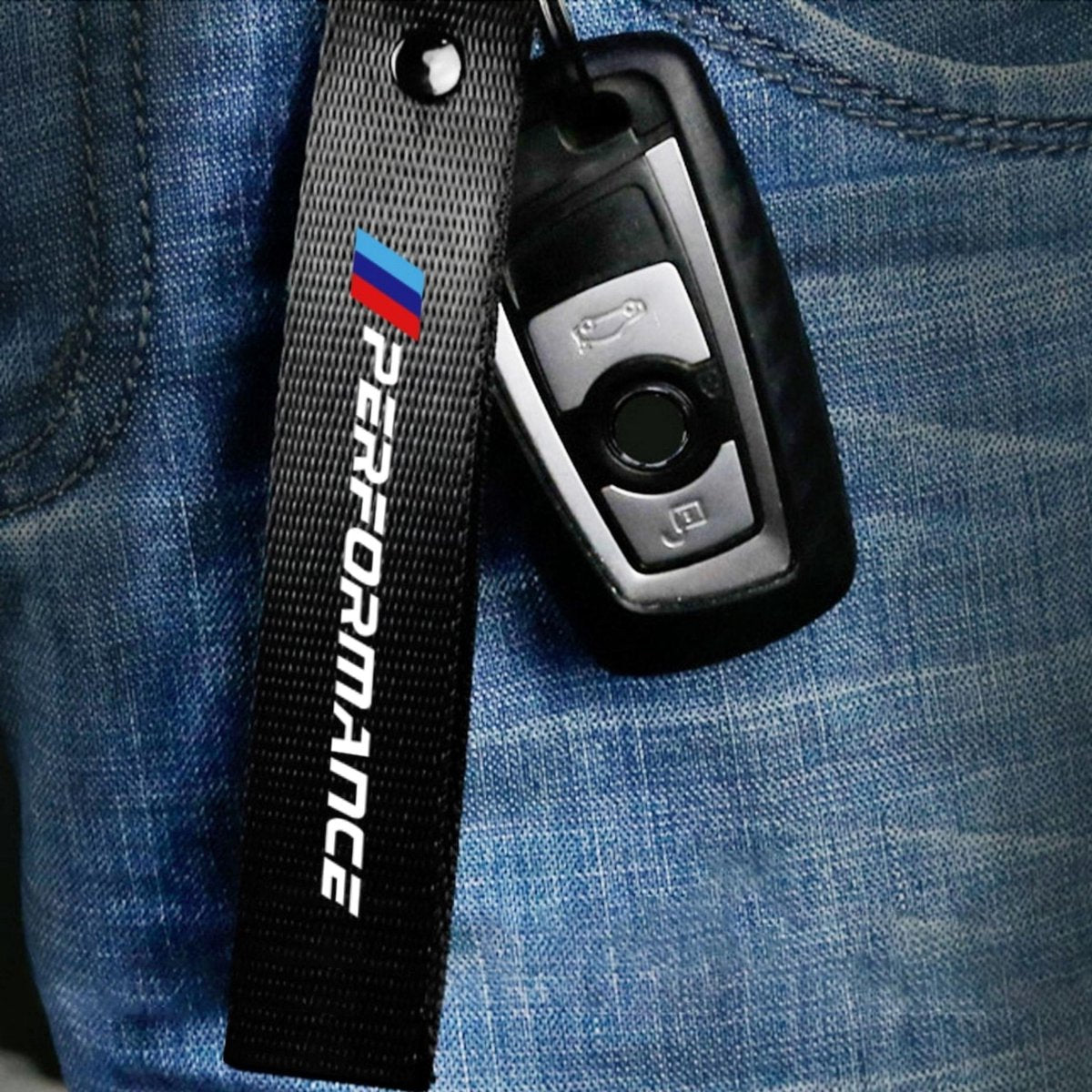 Strap Sleutelhanger Zwart - Performance - Geschikt voor alle automerken/ universeel - Sleutel Hanger Keychain Cadeau - Tas Hanger - Spiegel Hanger - Auto Accessoires