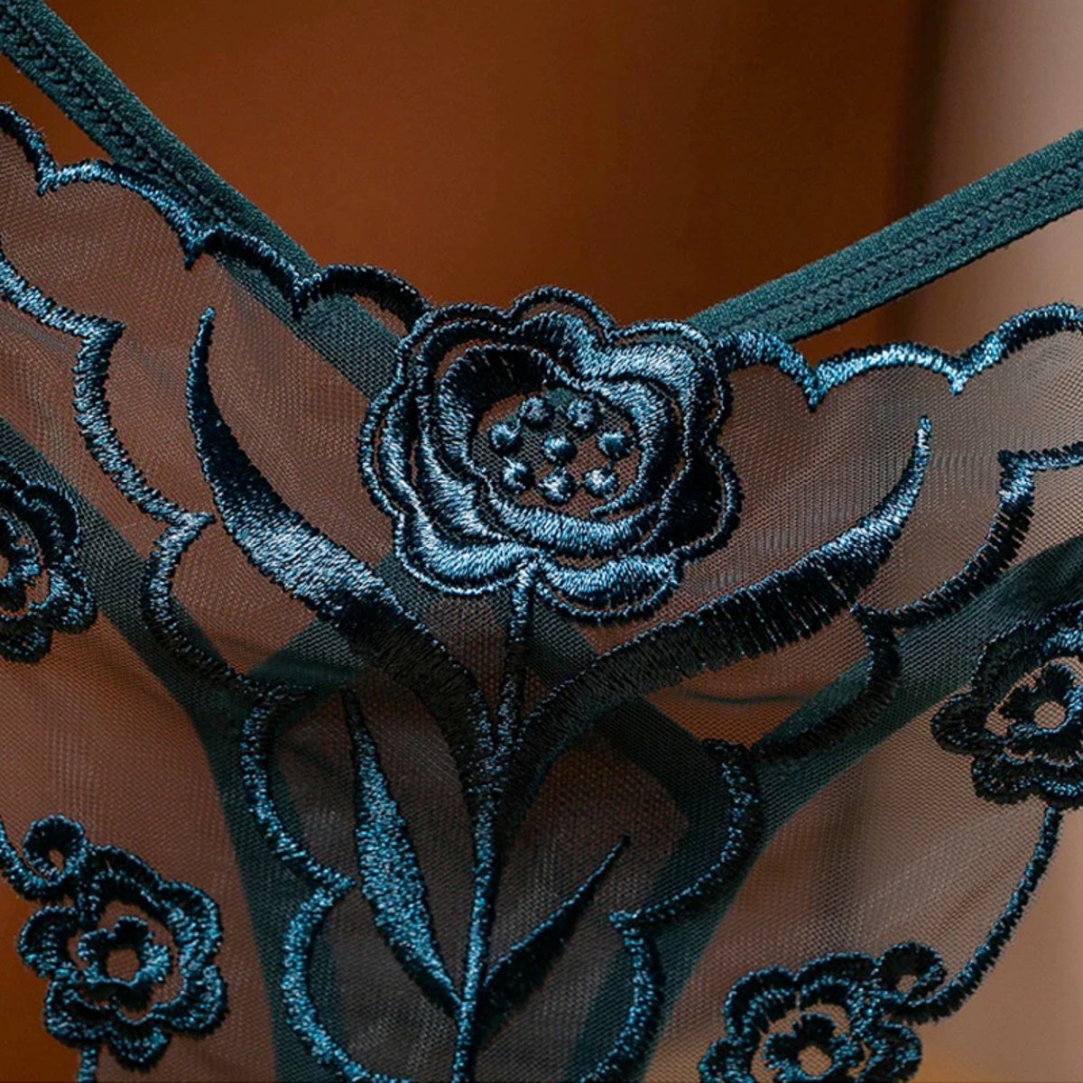 Sexy String met Bloemen - Groen - Ontwerp met Kant en Dubbele Bandjes - Sexy Design met Bloemen - One Size String - Dames Onderbroek - Lingerie / Ondergoed