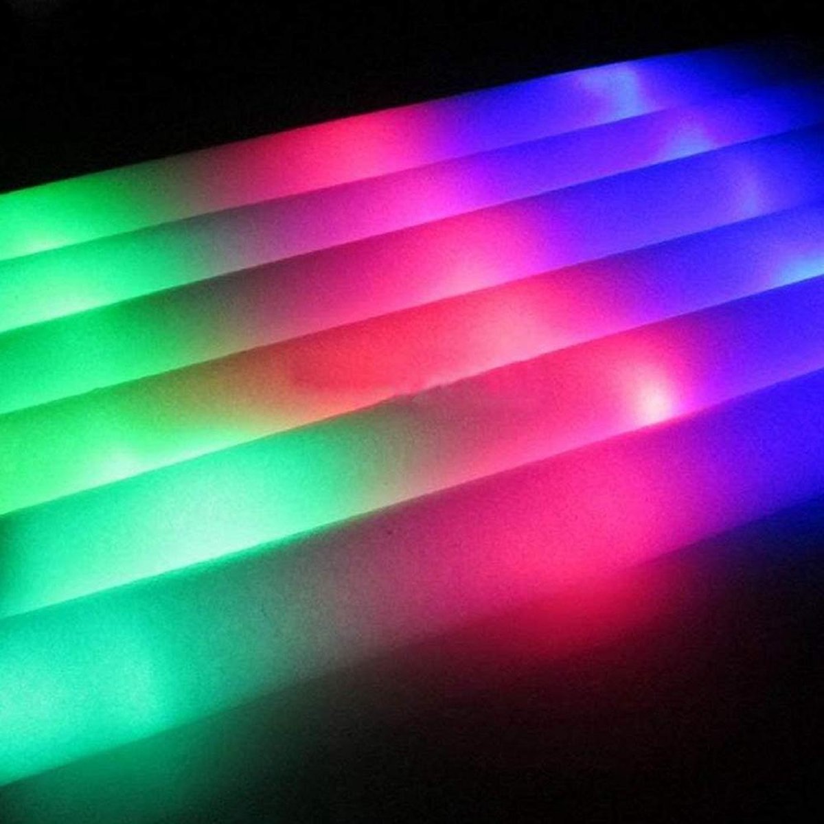 Lichtgevende foam LED sticks 10 stuks / Foamsticks - Partysticks -Bruiloft Huwelijk