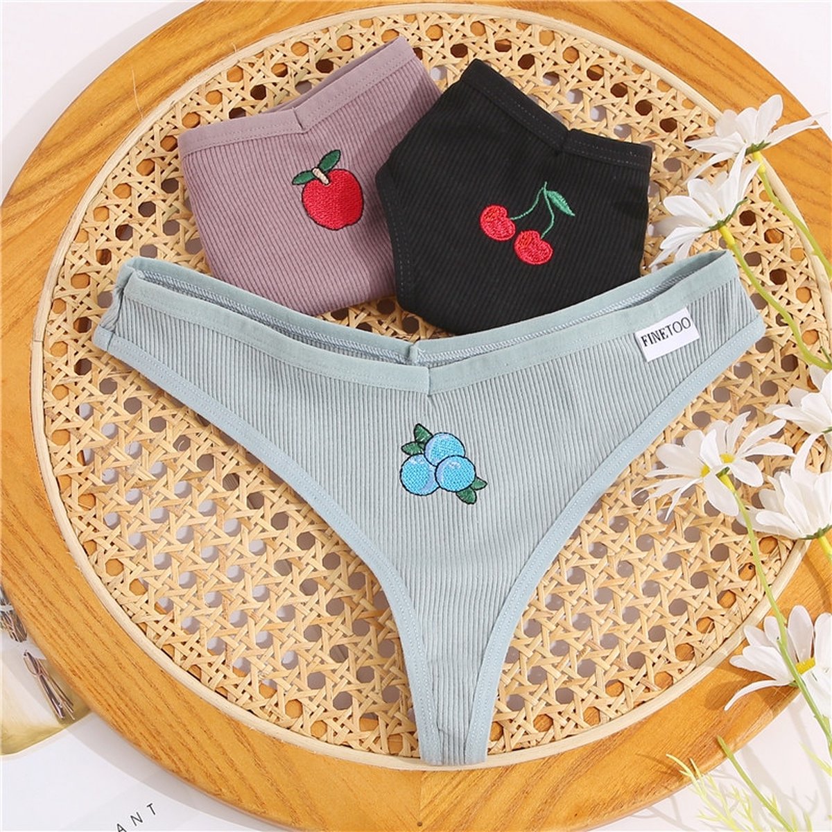 Dames String met Fruit Borduring - 3 Pack met Zwart, Nude & Groen - Vrouwen Lingerie / Ondergoed Set - Maat M