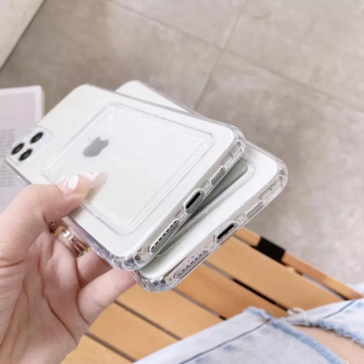 Transparant Hoesje met Kaarthouder - Geschikt voor Apple iPhone 14 Pro Max - Doorzichtige Shockproof Case met Pasjeshouder - TPU Hoes met Vakje voor Pasje - Card Case
