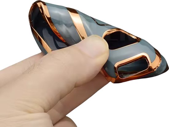 Zachte TPU Sleutelcover - Sleutelhoesje Geschikt voor Audi A3 / A4 / B9 / A6 / C8 / A7 / S7 / 4K / A8 / D5 / S8 / Q7 / Q8 / SQ8 / E-tron / 2018 / 2019 / 2020 / 2021 / 2022 - Rood met Goud - Key Cover - Auto Accessoires