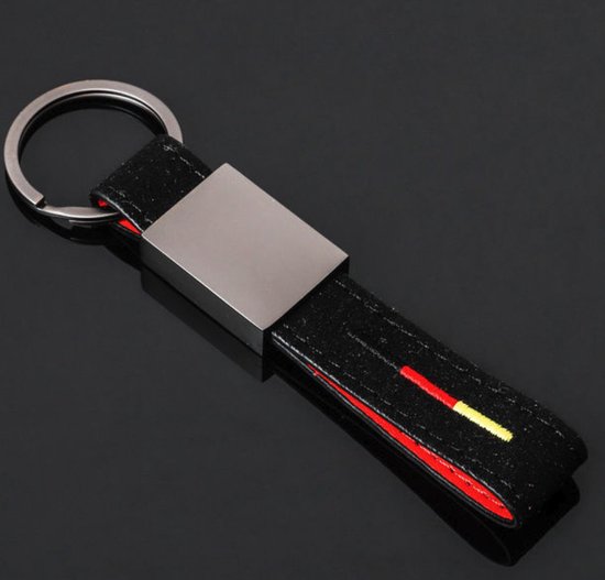 Premium Alcantara Auto Sleutelhanger - Duitse Vlag - Geschikt voor alle automerken/ universeel - Zwarte Suede Strap - Hanger in Mat Antraciet - Keychain Sleutel Hanger Cadeau - Duitsland Auto Accessoires