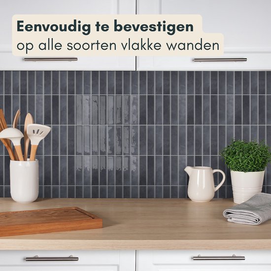 Solusia Zelfklevende Plaktegels - Zwart – 10 Luxe Plaktegels voor Wand – Waterdichte Wandpanelen voor Keuken, Badkamer en Toilet – 25,4 x 20 cm – Makkelijk aan te brengen - Tegeltjes Tegelstickers