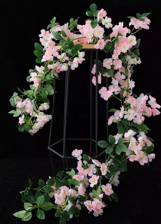 Luxe Bloemenslinger Kersenbloesem - Vol Lichtroze Bloemen - Grote Stijlvolle Bloemenstreng - Voor Interieur, Fietsmand of Stuur - 180 CM Bloemen Roze - Plastic Kunstbloemen Fiets Slinger Tak Sakura