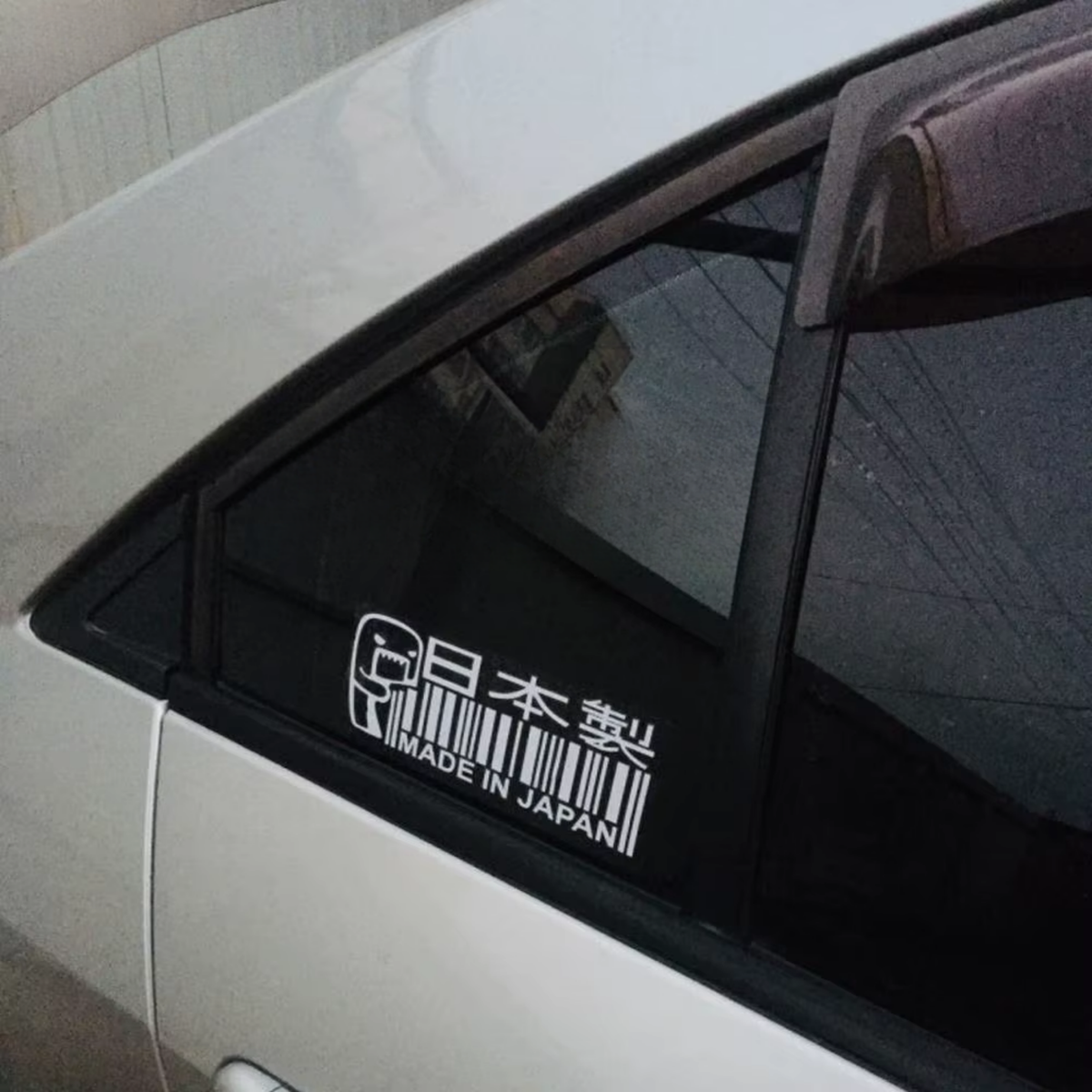 Auto Sticker - MADE IN JAPAN - Wit - 1 Meme Sticker - Hoogwaardig Vinyl - Autostickers Wrap Folie - Universeel - Embleem - Auto Accessoires
