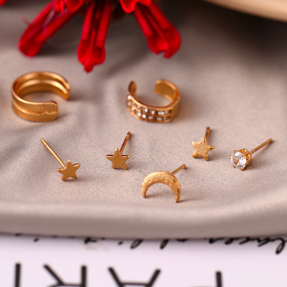 [OUT] Set van 7 - Oorbel en Fake Helix Goud - Maan en Sterren - Nep Piercing - Oorbellen Oorpiercing - Nep Helix - Ringetje Goud - Metaal