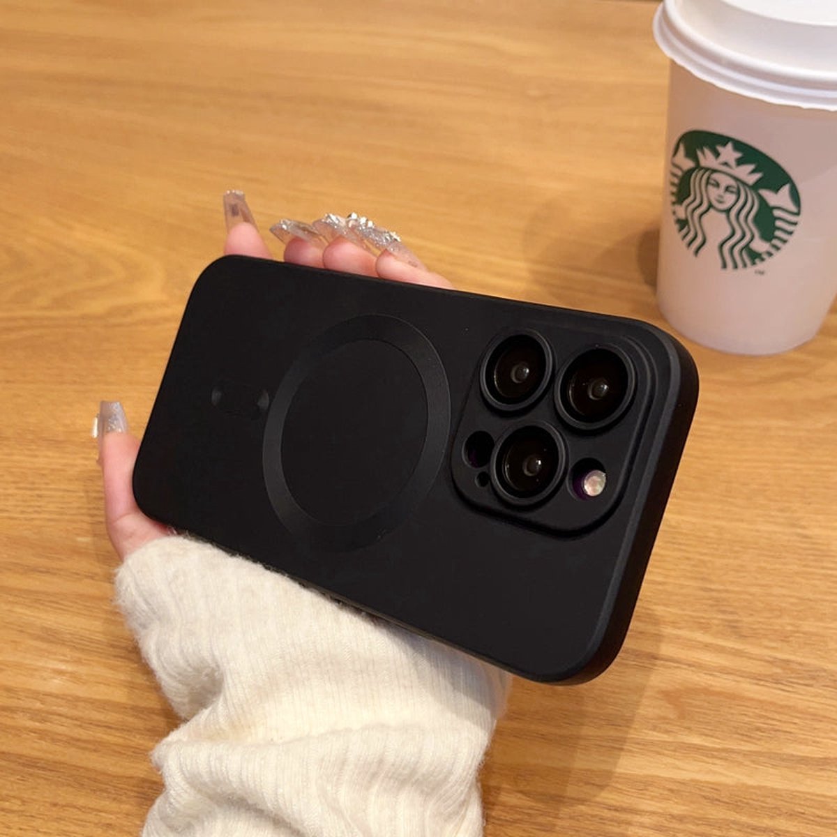 Shockproof Hoesje Zwart - Geschikt voor iPhone 14 Pro  - Met Magneetring en Camera Protectors - Super Stevige Ultra TPU Case - Siliconen Soft Touch - Magneet Compatible