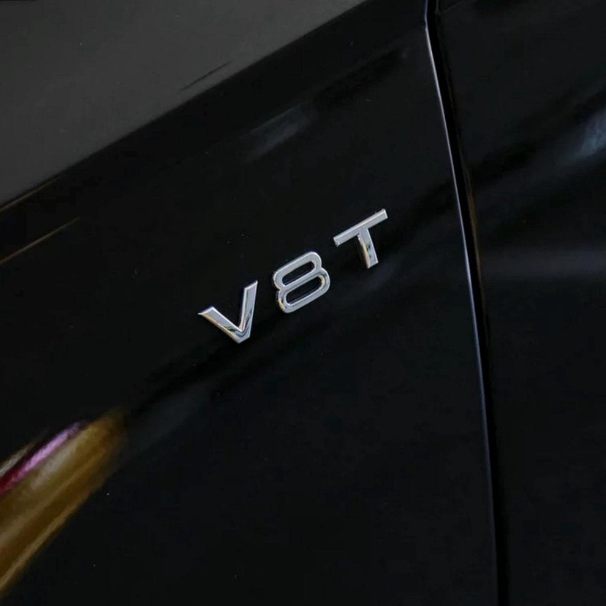 Auto Embleem V8T - Zelfklevende Badge - V8 Logo - universeel/alle automerken - Auto Accessoires