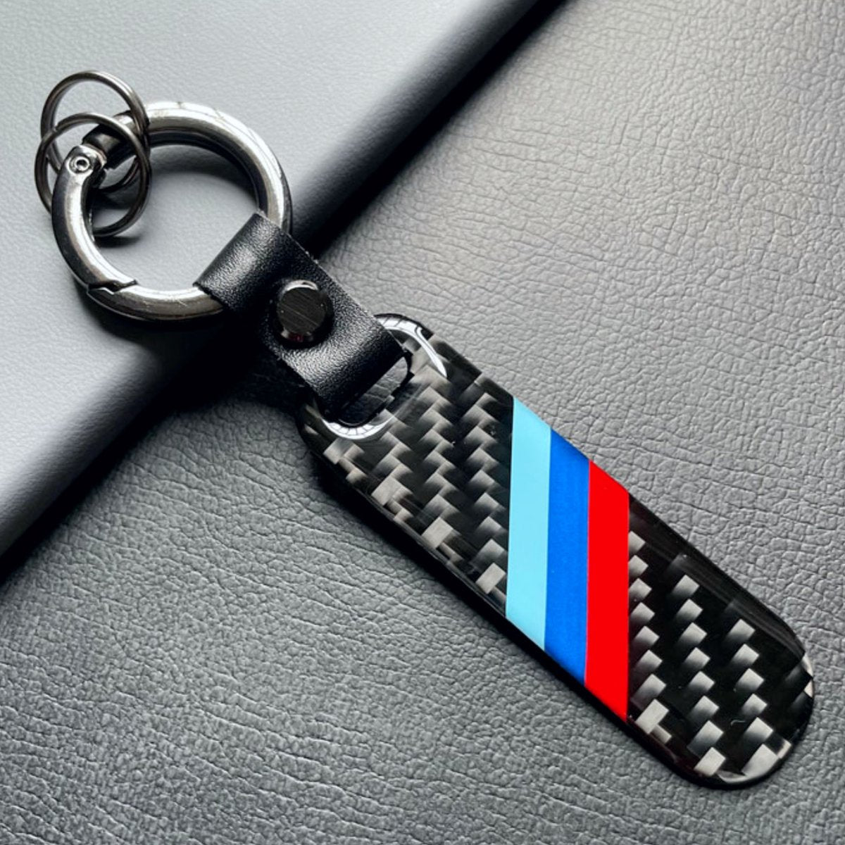 Carbon Auto Sleutelhanger - Carbon Look - universeel/alle automerken - Keychain Sleutel Hanger Cadeau - Auto Accessoires