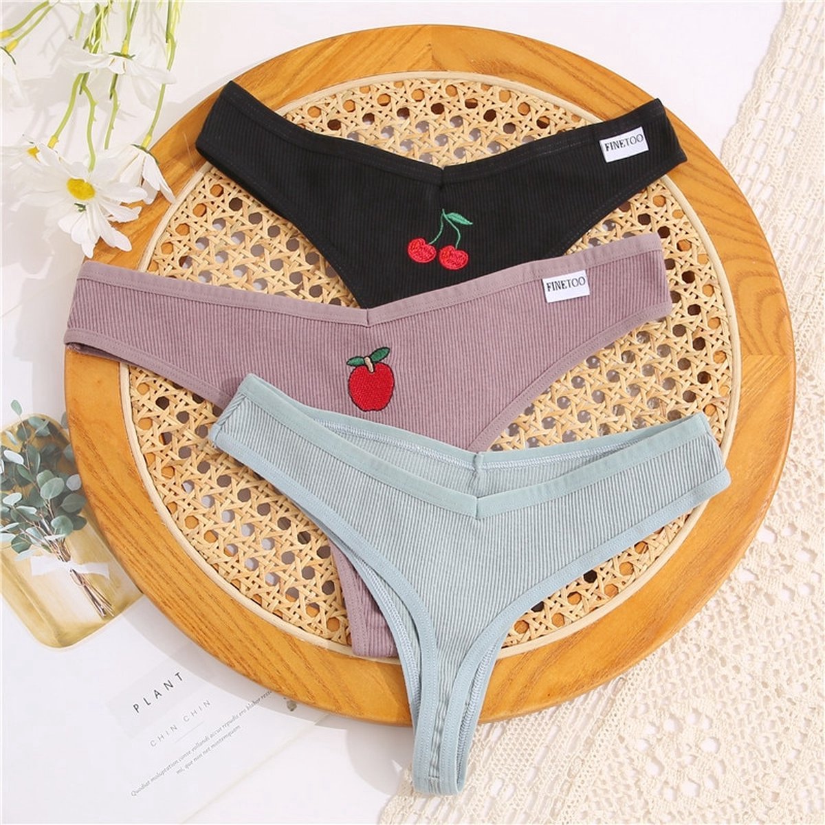 Dames String met Fruit Borduring - 3 Pack met Zwart, Nude & Groen - Vrouwen Lingerie / Ondergoed Set - Maat M