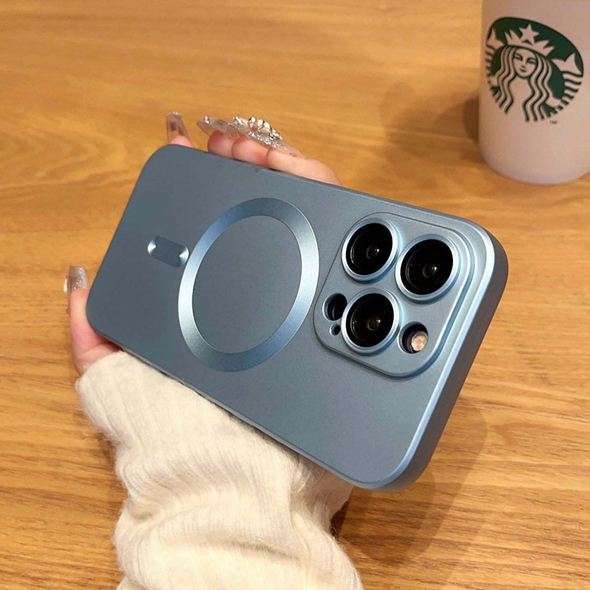 Shockproof Hoesje Lichtblauw - Geschikt voor iPhone 13  - Met Magneetring en Camera Protectors - Super Stevige Ultra TPU Case - Siliconen Soft Touch - Magneet Compatible