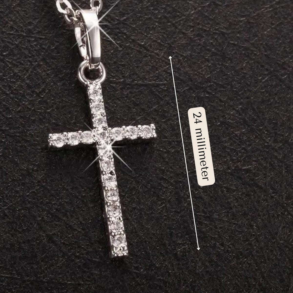 Ketting Kruisje met Steentjes - voor Mannen en Vrouwen - 55 cm Verstelbare Ketting - RVS Heren / Dames Ketting - Holy Cross - Zilverkleurig Staal - 24 mm Hanger