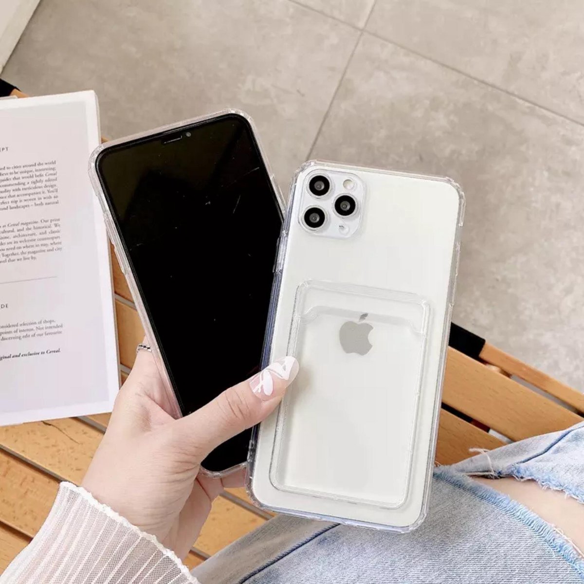 Transparant Hoesje met Kaarthouder - Geschikt voor Apple iPhone 12 Pro Max - Doorzichtige Shockproof Case met Pasjeshouder - TPU Hoes met Vakje voor Pasje - Card Case