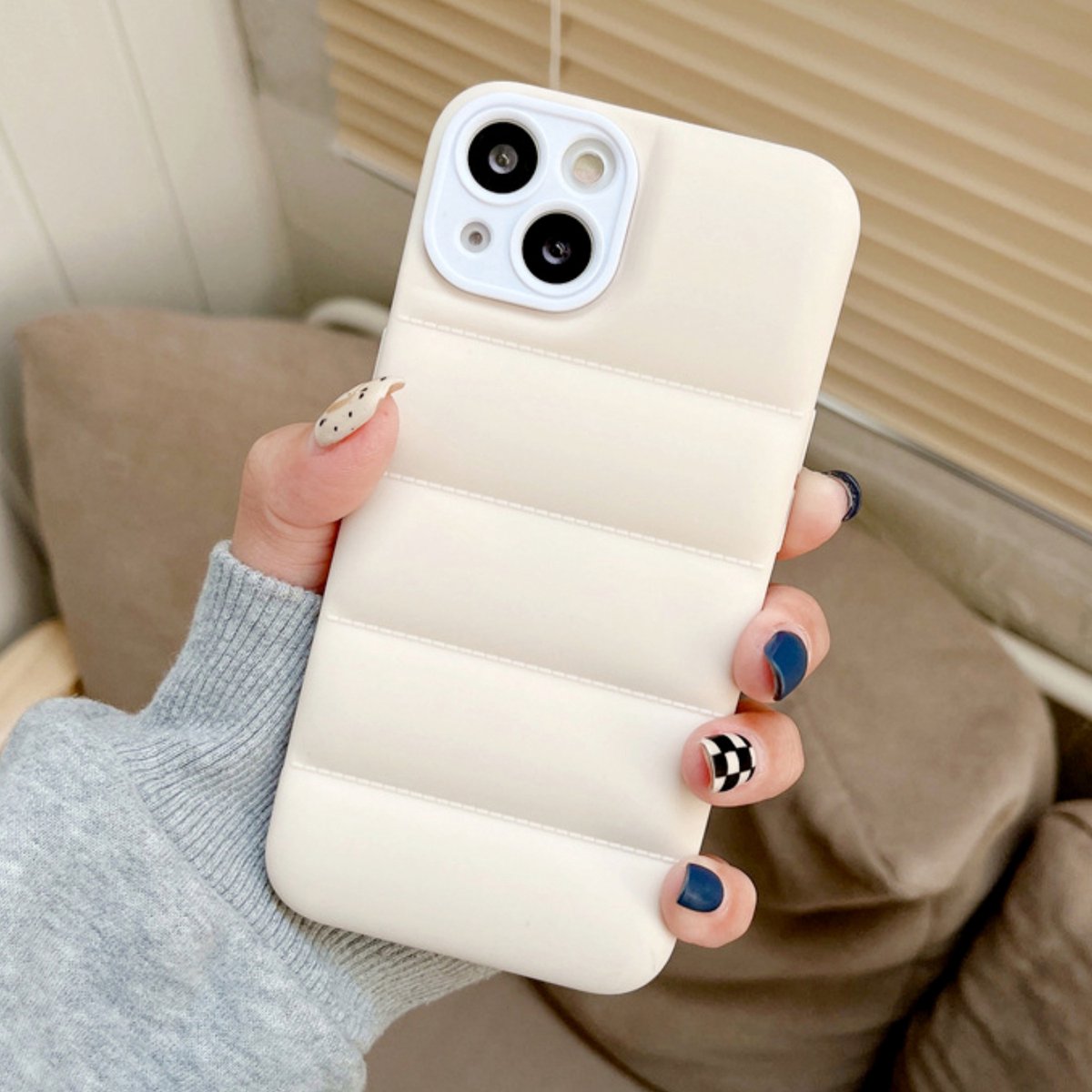 Puffer Case Wit - Geschikt voor iPhone 11 - Stootvast Hoesje met Camera Bescherming - Winterjas Donsjas Design - Shockproof TPU Back Cover