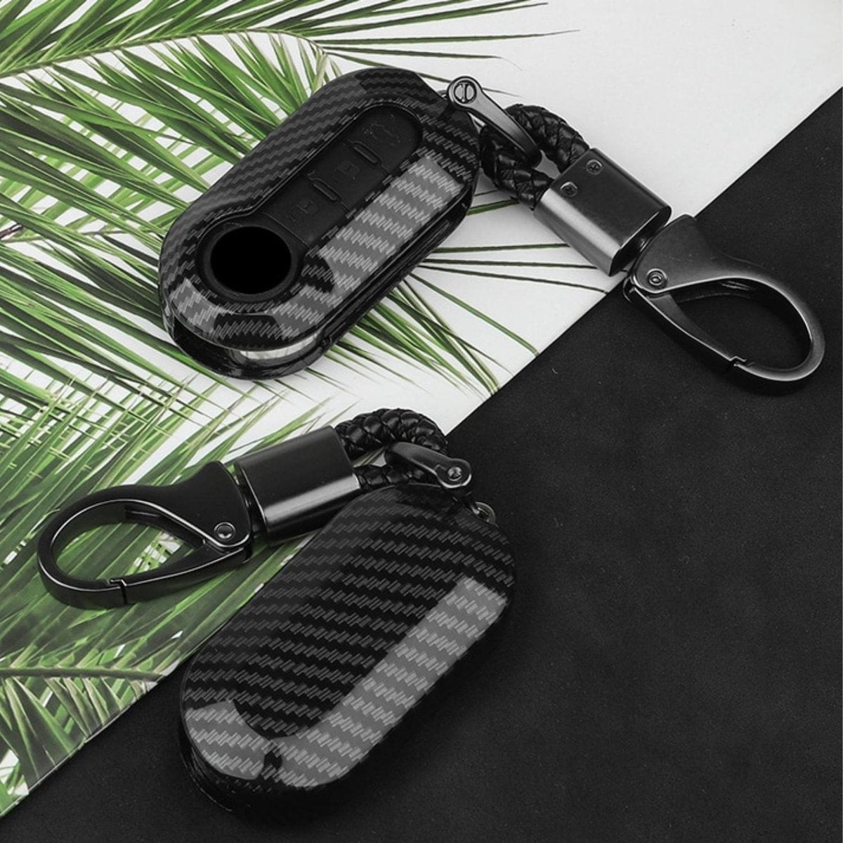 Premium Sleutelcover - Gloss Carbon Look - Sleutelhoesje Geschikt voor Fiat 500 / 500L / 500X / 500C / Panda / Punto / Stilo / Abarth / 595 - Sleutel Case met Sleutelhanger - Key Cover - Auto Accessoires