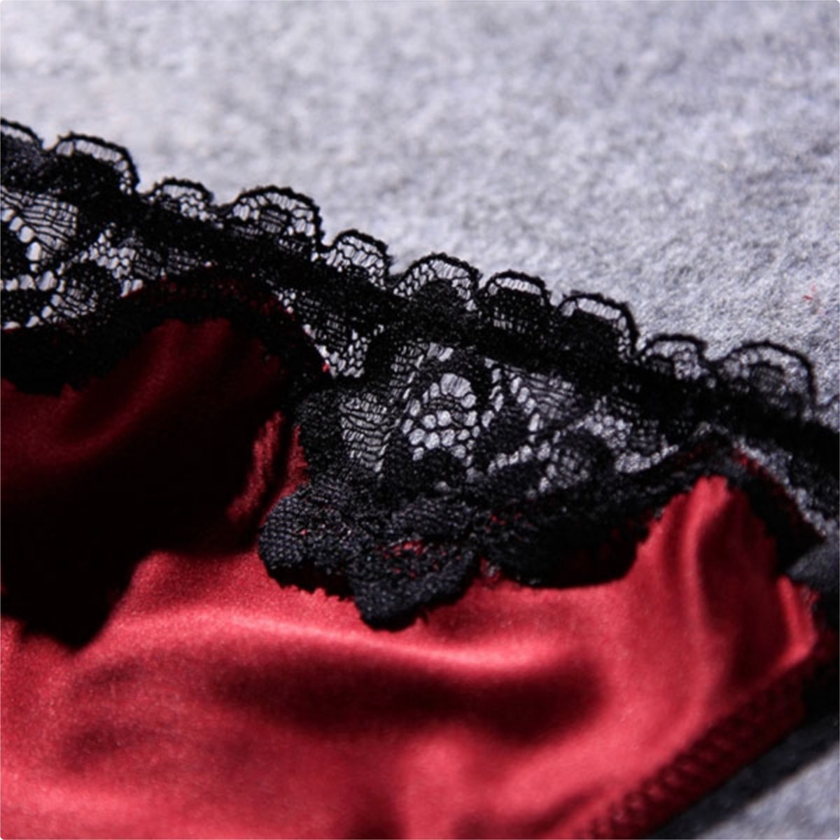 Sexy Dames String – Zwart - Satijn &  Zwart Kant - Dunne Bandjes – Lingerie Voor Vrouwen - Comfortabel Ondergoed - Slip / Onderbroek - Maat XL