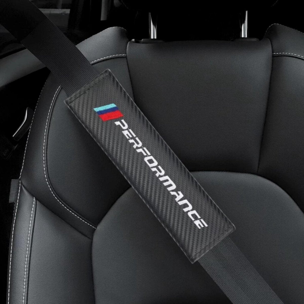 Set van 2 Gordelcovers - Performance - Carbon Look Gordelhoezen - Geschikt voor alle automerken/ universeel  - Zachte Gordel Hoes Beschermer - Ook voor Kinderen - Auto Accessoires - Gordelhoes
