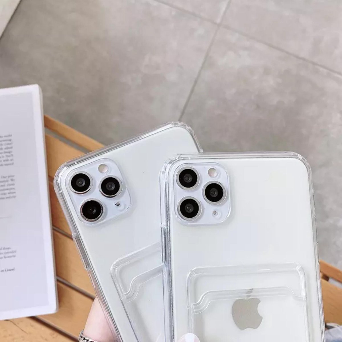 Transparant Hoesje met Kaarthouder - Geschikt voor Apple iPhone 11  - Doorzichtige Shockproof Case met Pasjeshouder - TPU Hoes met Vakje voor Pasje - Card Case