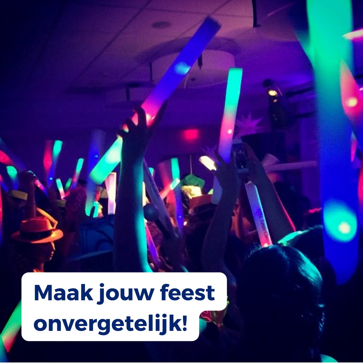 100x Led Foam Sticks - Multicolor Led - Lange Brandduur - Neon Party Sticks - Verjaardag Feest Versiering - Bruiloft Huwelijk - Lichtstaaf - Lampjes Kerst - Glow in The Dark