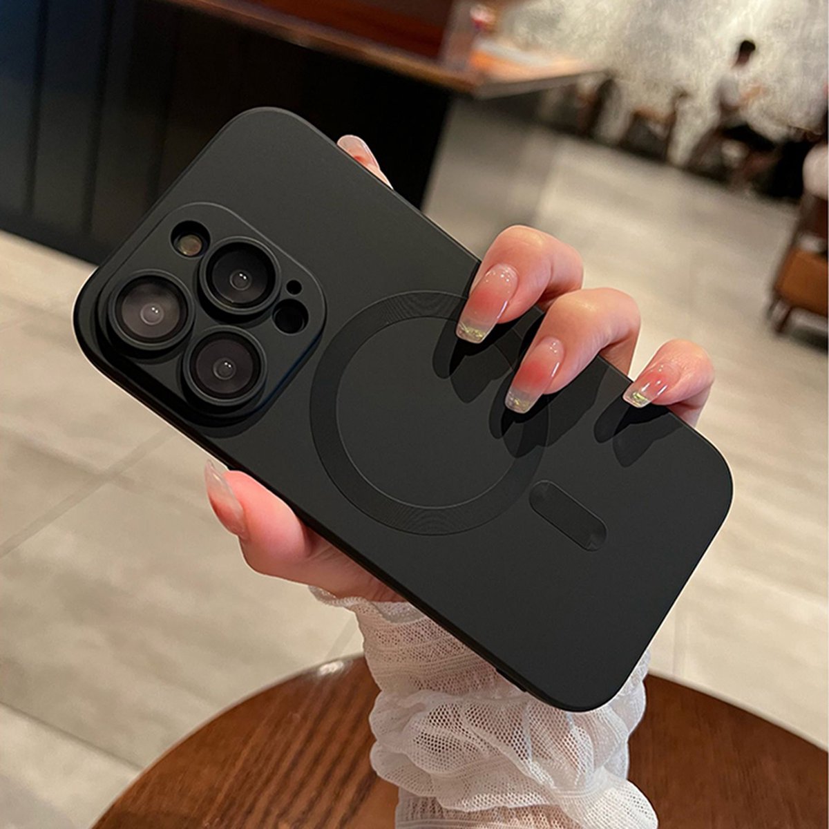 Shockproof Hoesje Zwart - Geschikt voor iPhone 14 Pro Max - Met Magneetring en Camera Protectors - Super Stevige Ultra TPU Case - Siliconen Soft Touch - Magneet Compatible