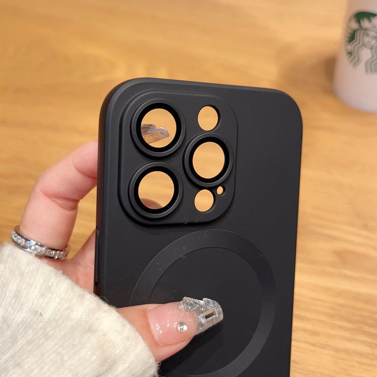 Shockproof Hoesje Zwart - Geschikt voor iPhone 14 Pro  - Met Magneetring en Camera Protectors - Super Stevige Ultra TPU Case - Siliconen Soft Touch - Magneet Compatible