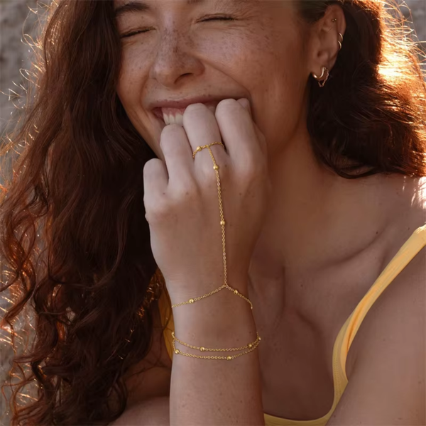 Handketting - Goud - Ketting Met Bolletjes - Dubbele Armband - Handsierraad Goudkleurig - Armband & Ring Dames - Hand Sierraad Ketting