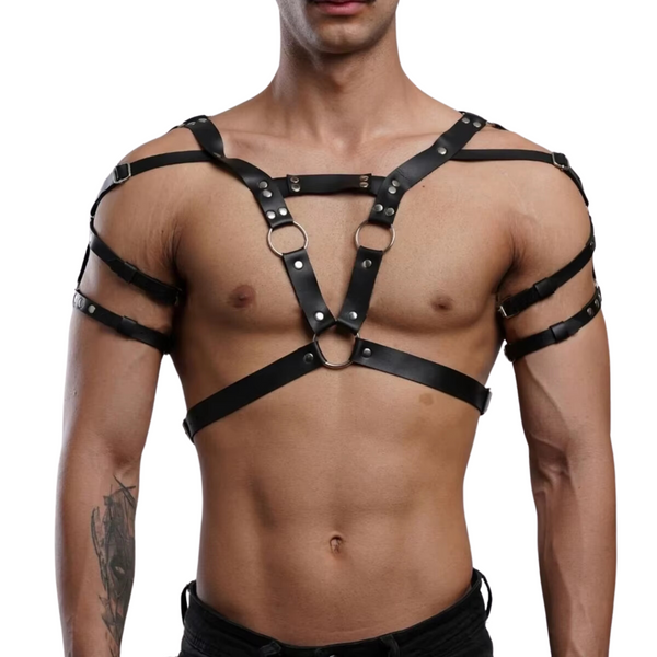 Sexy Heren Harnas Bovenlichaam – Verstelbaar Bondage Harnas - Kunstleer met Ringen – One Size - Erotiek & Bondage - Riem Voor Mannen - BDSM Sex Toys