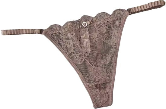 Sexy Kanten String – Taupe - Lingerie met Kant, Strikje en Steentje – Verleidelijk en Comfortabel Dames Ondergoed - Slip / Onderbroek Voor Vrouwen - One Size