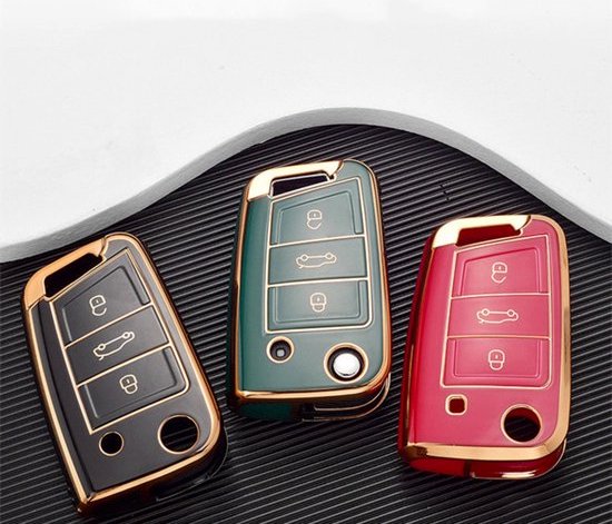 Zachte TPU Sleutelcover - Rood & Goud Metallic - Sleutelhoesje Geschikt voor Volkswagen Golf / Tiguan - Seat Leon / Ateca / Ibiza - Skoda Kodiaq / Octavia / Karoq - Sleutel Hoesje Cover - Randen Goud - Auto Accessoires
