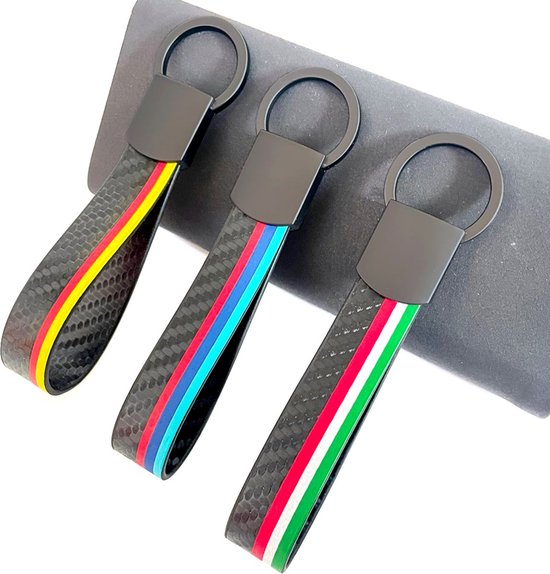 Carbon Look Auto Sleutelhanger - Italiaanse Vlag - Past bij Alle Automerken / Universeel - Keychain Sleutel Hanger Cadeau - Italië Auto Accessoires