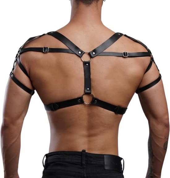 Sexy Heren Harnas Bovenlichaam – Verstelbaar Bondage Harnas - Kunstleer met Ringen – One Size - Erotiek & Bondage - Riem Voor Mannen - BDSM Sex Toys