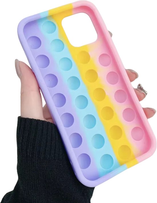 Pop It Telefoonhoesje Rainbow - Geschikt voor Apple iPhone 11 - Anti-stress Hoesje - Regenboog Kleuren - Zacht Siliconen Materiaal - Schokbestendig - Met Camera Bescherming - Fidget Toy Hoesje